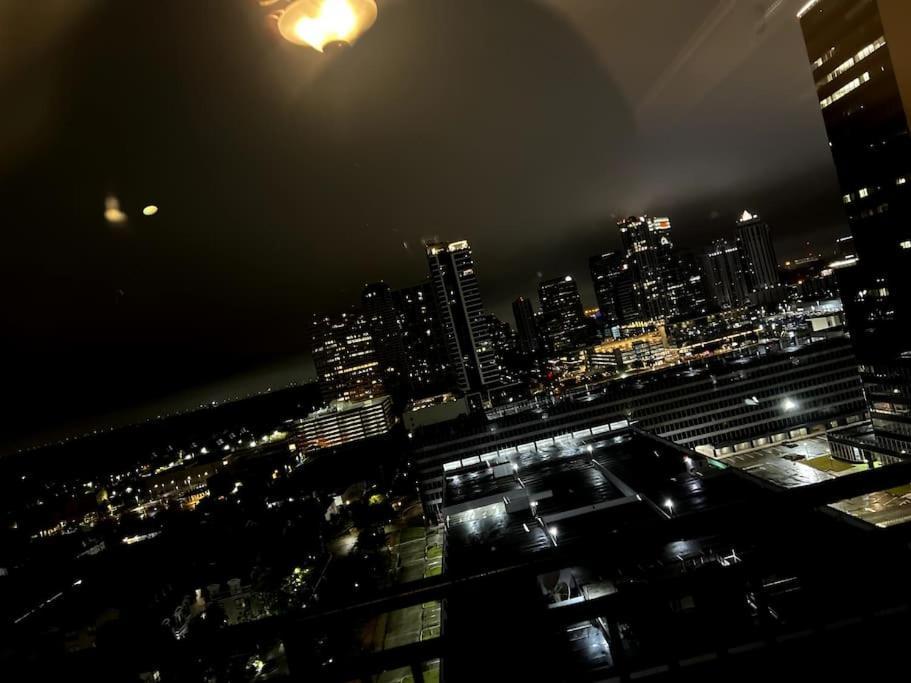 Luxury Hi-rise 1bd In Galleria W King Bed/pool/gym Daire
