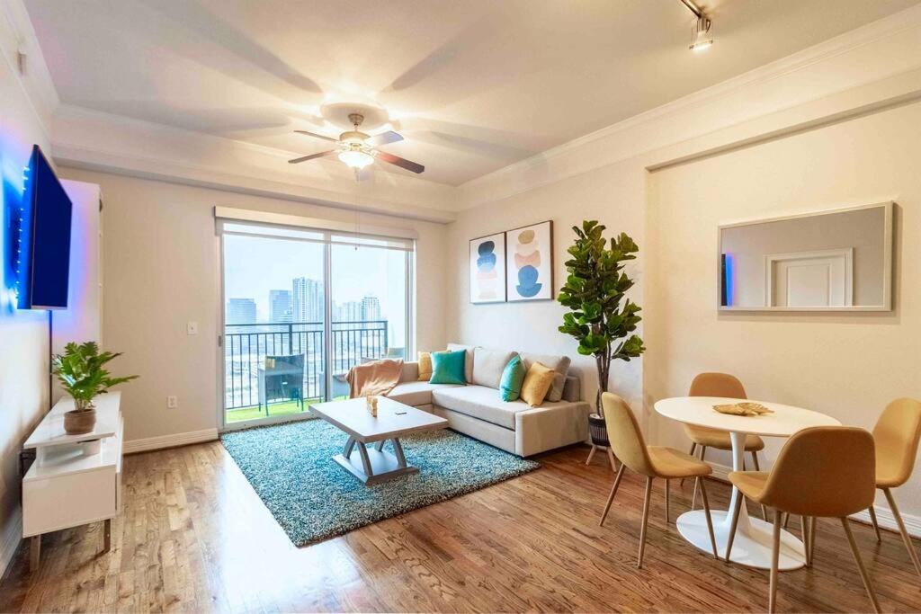 Daire Luxury Hi-rise 1bd In Galleria W King Bed/pool/gym Houston