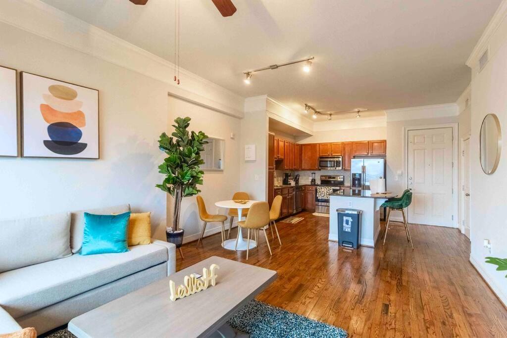Daire Luxury Hi-rise 1bd In Galleria W King Bed/pool/gym *
