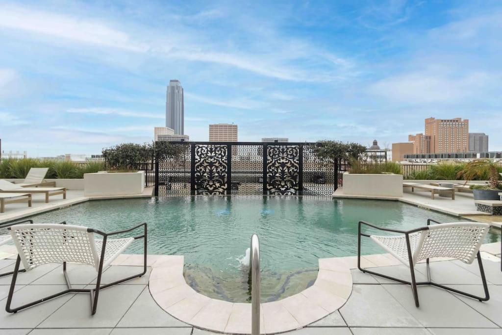 Daire Luxury Hi-rise 1bd In Galleria W King Bed/pool/gym Houston