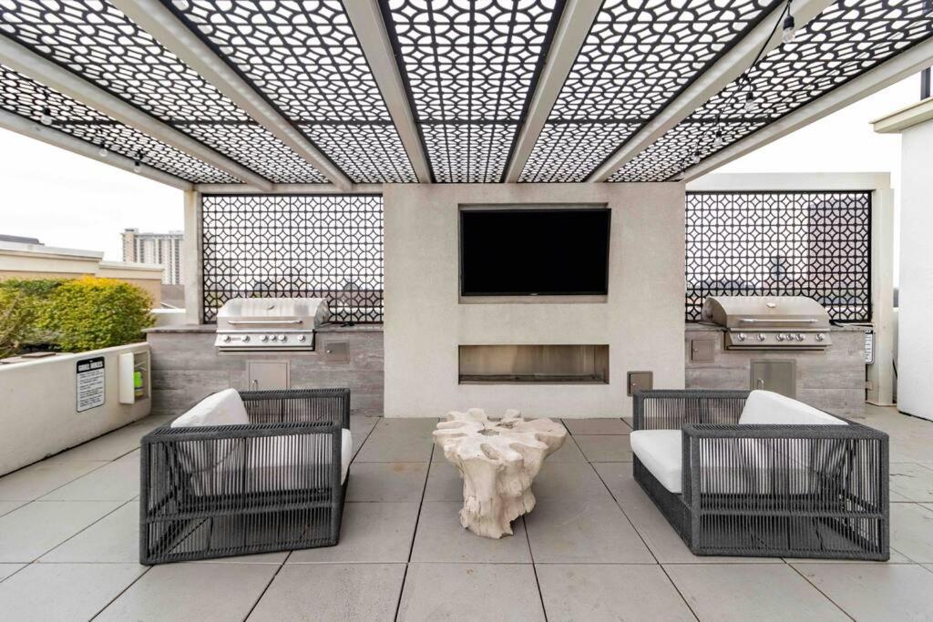 Daire Luxury Hi-rise 1bd In Galleria W King Bed/pool/gym *